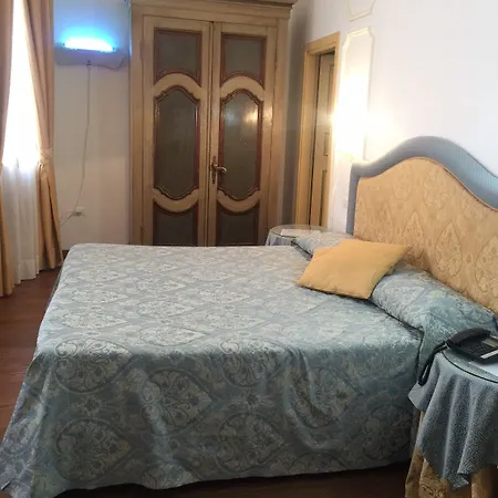 Ca' Dei Polo מלון