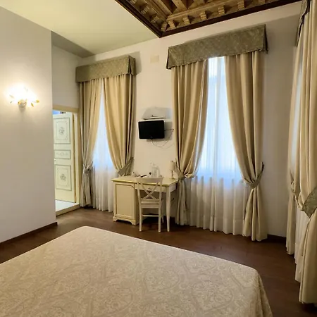 Ca' Dei Polo Hotel 3*