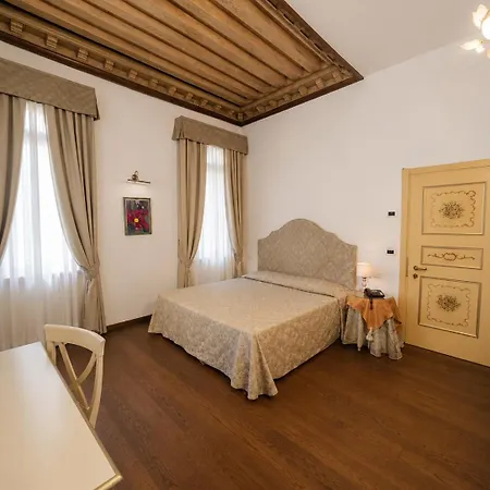 Ca' Dei Polo Hotel 3*